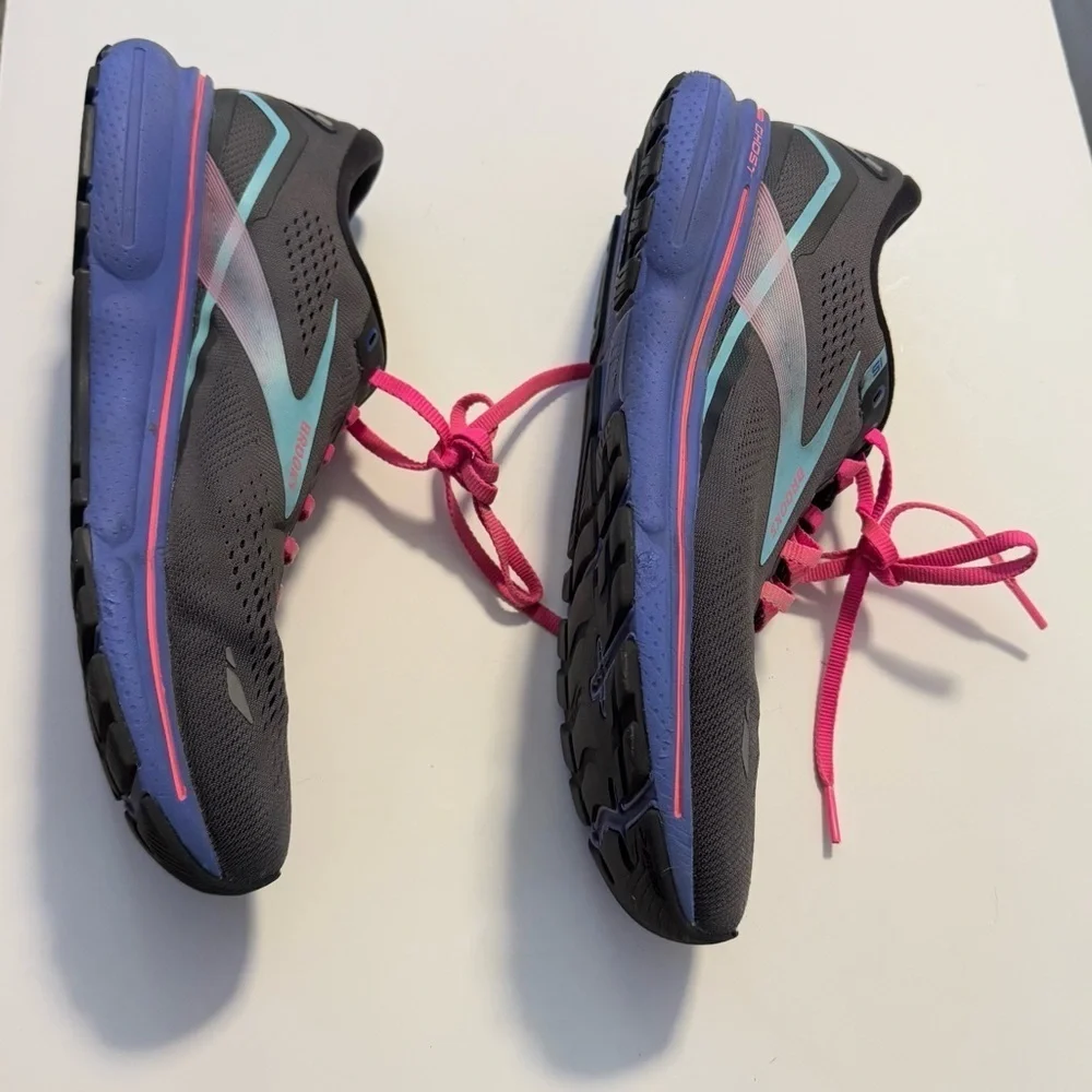 Brooks Black and Pink Running Shoes